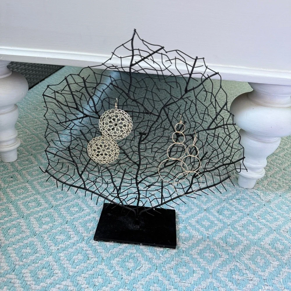 Black Jewelry Organizer Stand
